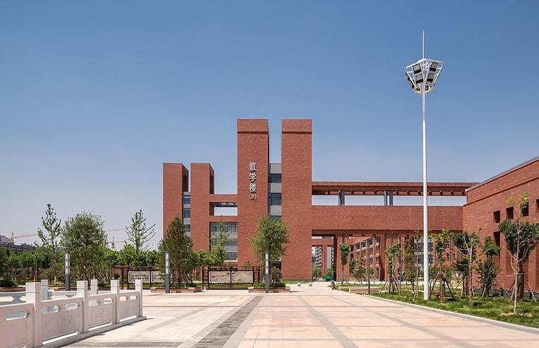 郑州航空港区华师工业智能中等专业学校